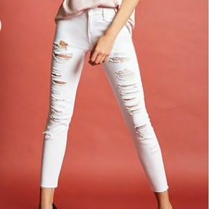 Distressed skinny jeans